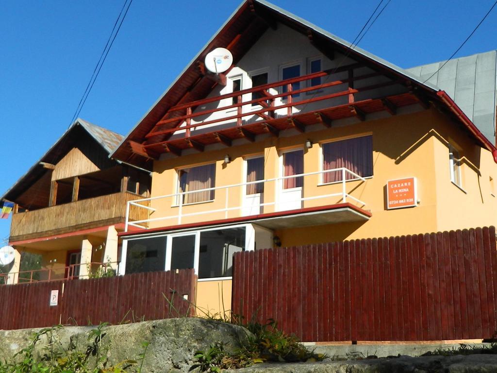 Hotel Vila Nina Azuga Exterior foto